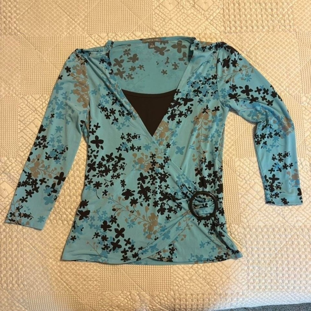90s Apt. 9 blue floral top with buckle detail